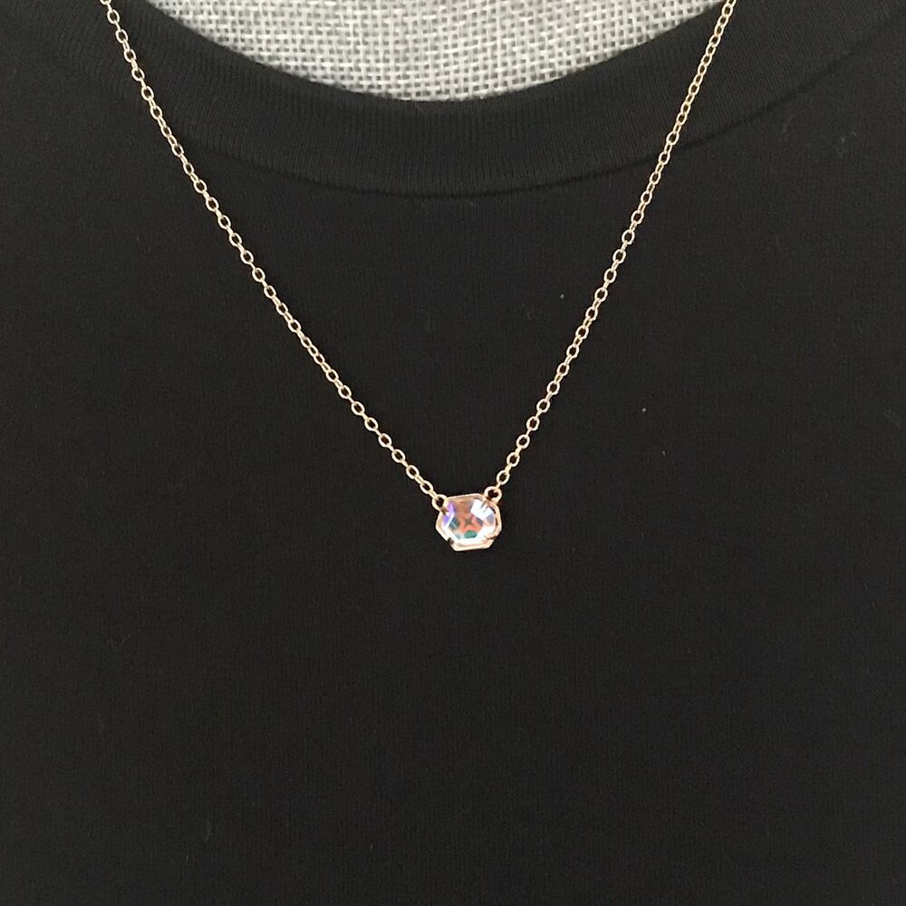 Kendra Scott Necklace - Iridescent Stone - Gold Tone Chain -Minimalism - Elegant